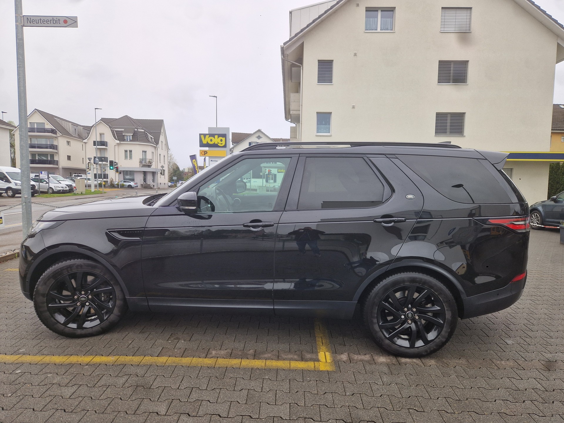 LAND ROVER Landrover Discovery 3.0 SDV6-image-10
