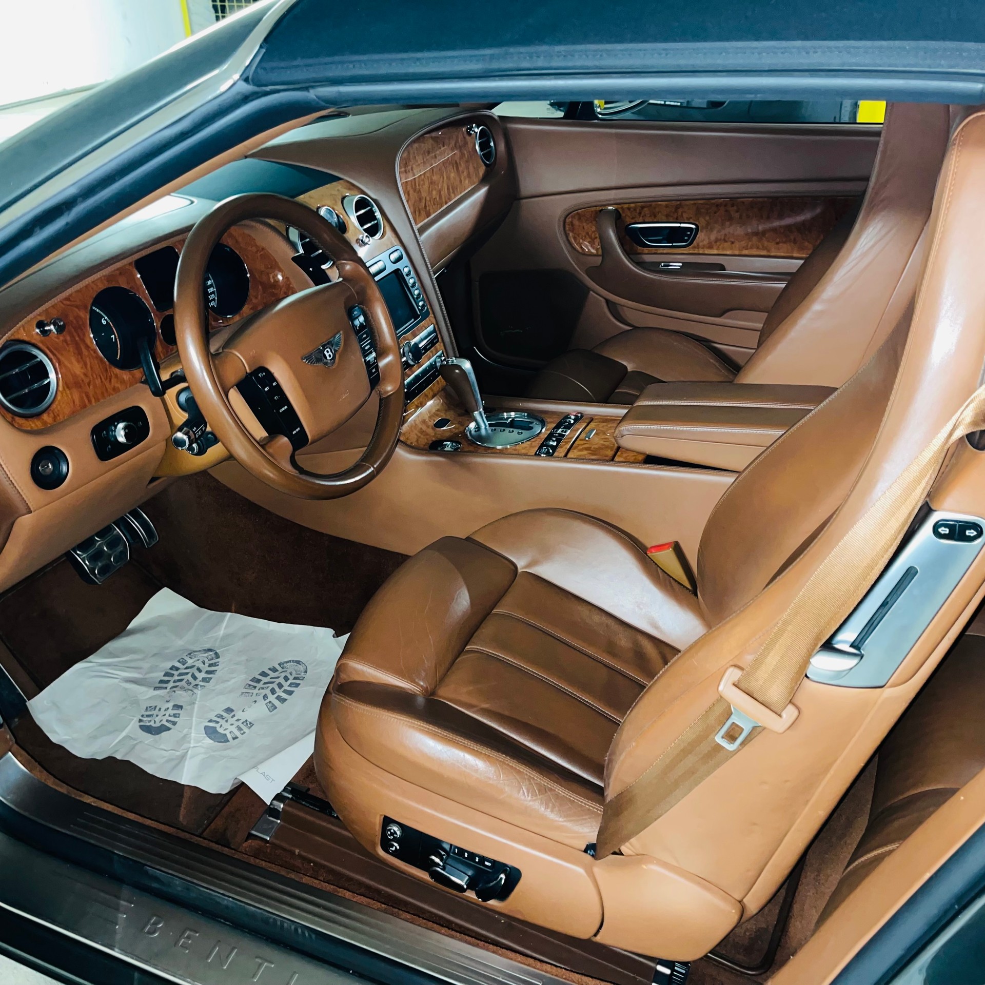BENTLEY Continental GTC 6.0-image-10