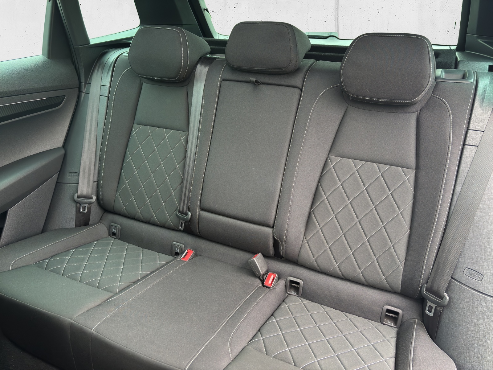 SKODA New Karoq 2.0 TSI SportLine 4x4 DSG mit Panorama-Ausstell-/Schiebedach-image-28