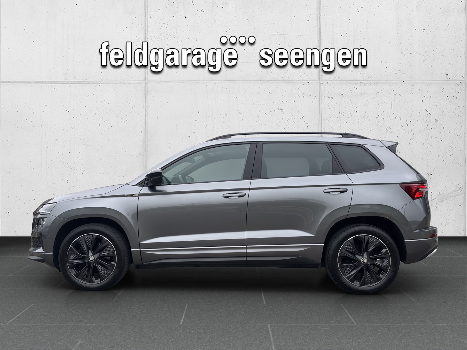 SKODA New Karoq 2.0 TSI SportLine 4x4 DSG mit Panorama-Ausstell-/Schiebedach-showroom-element-1