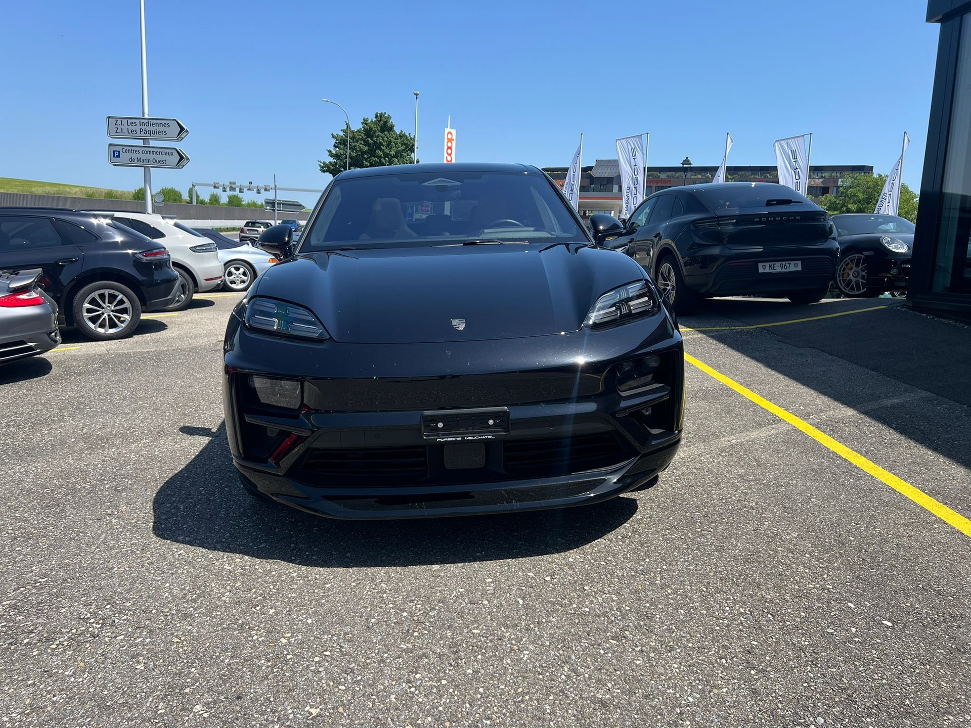 PORSCHE Macan Turbo 100kWh-showroom-element-3