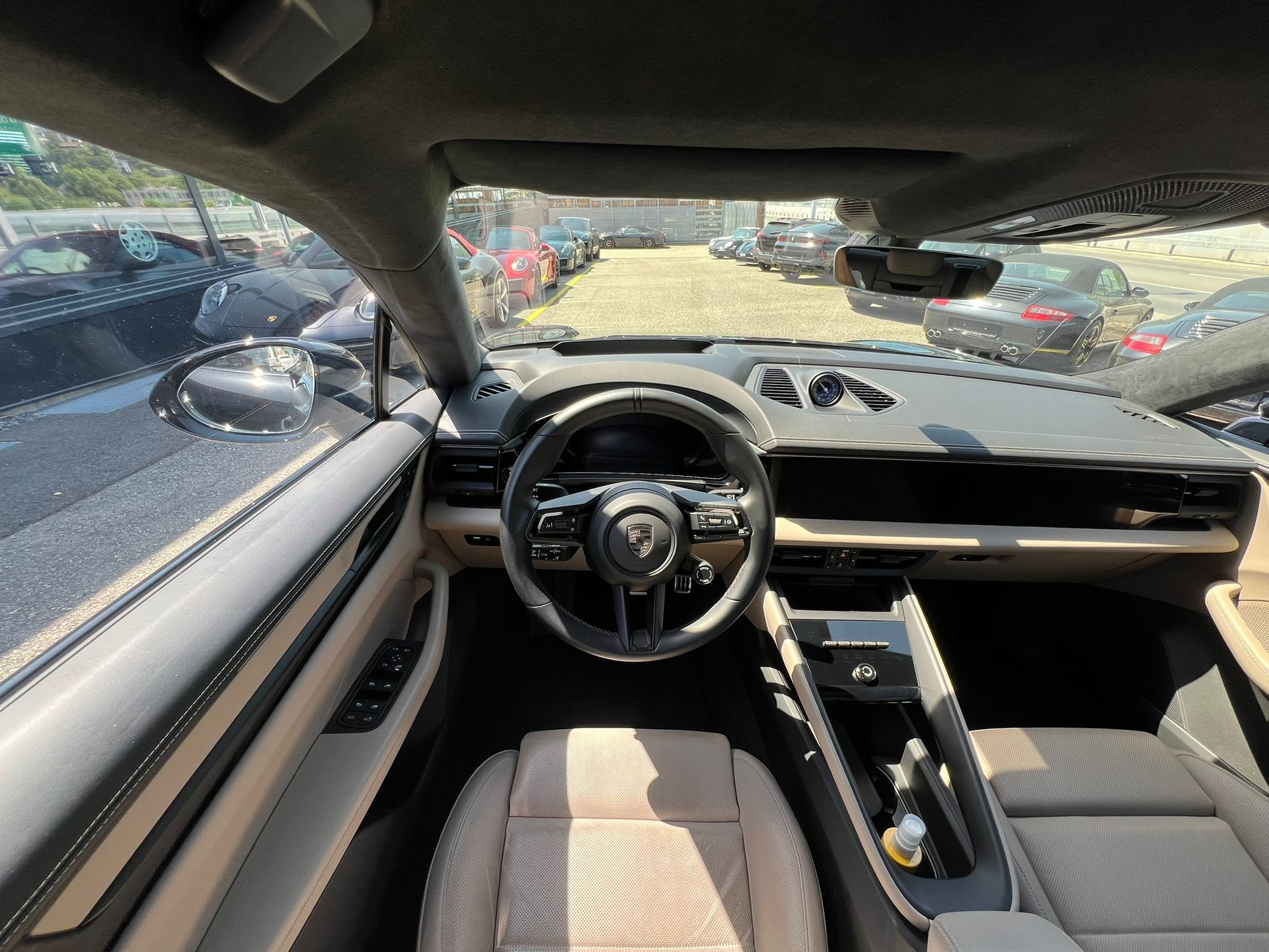 PORSCHE Macan Turbo 100kWh-image-9