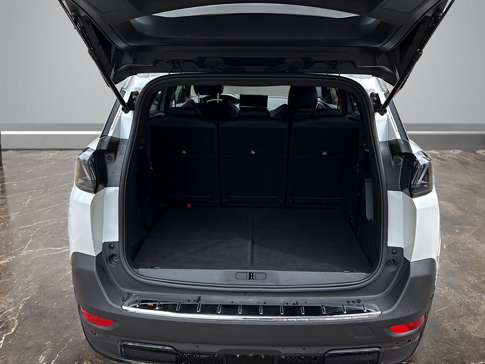 PEUGEOT 5008 1.5 BlueHDi Allure Pack-image-10