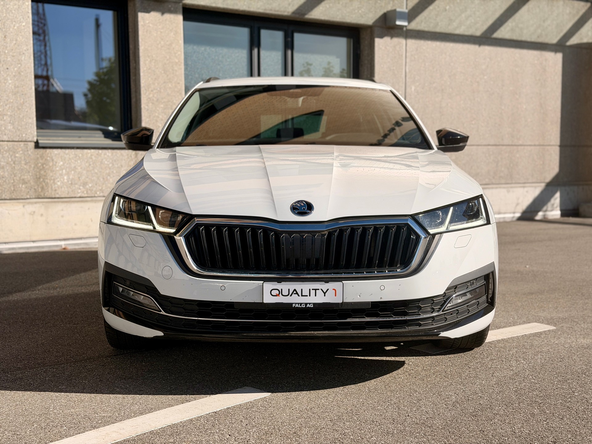 SKODA Octavia Combi 2.0 TDI DSG Style 4x4-image-6