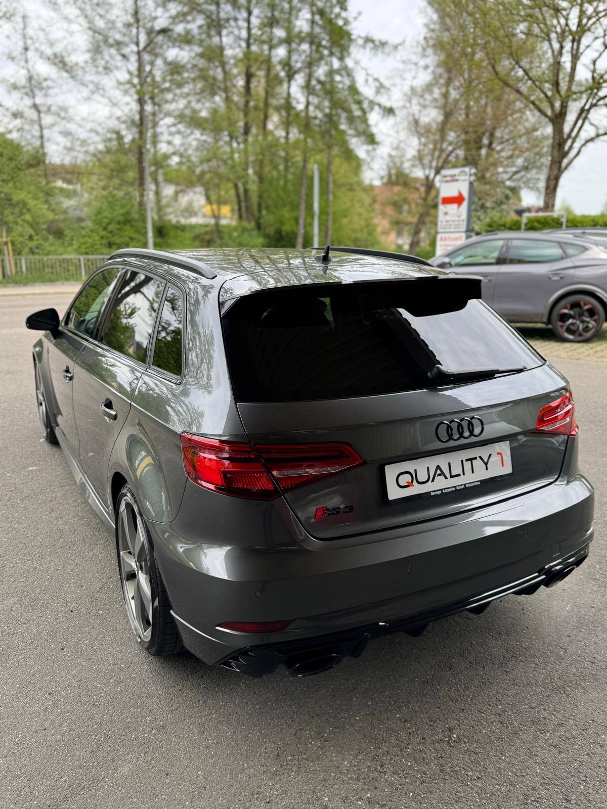 AUDI RS3 Sportback 2.5 TSI quattro S-tronic-image-2