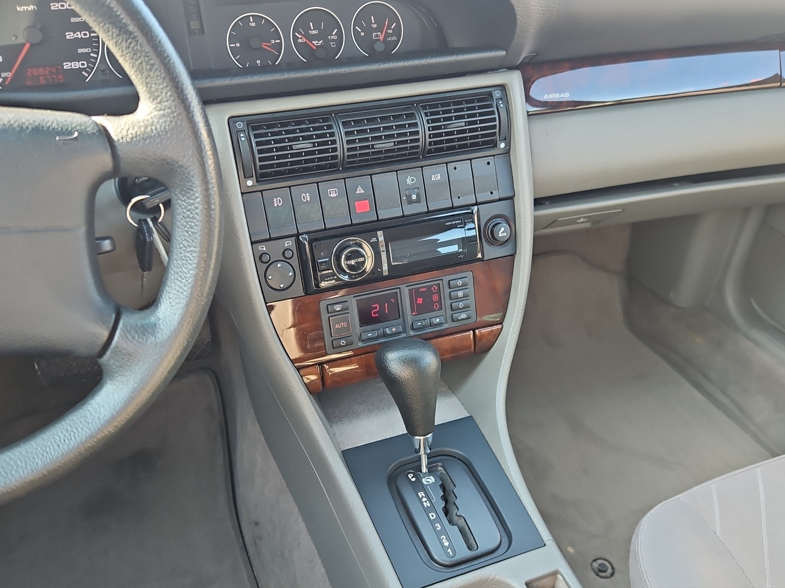 AUDI A6 Avant 2.8 E 30V-image-11