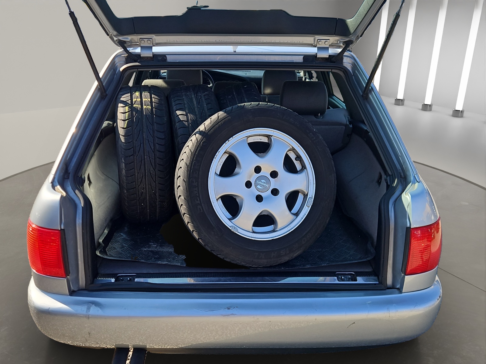 AUDI A6 Avant 2.8 E 30V-image-15