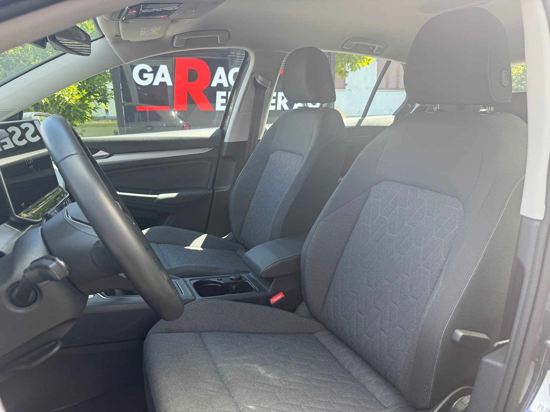 VW Golf 2.0 TDI 115 PS HANDSCHALTUNG *** FACELIFT ***-image-7