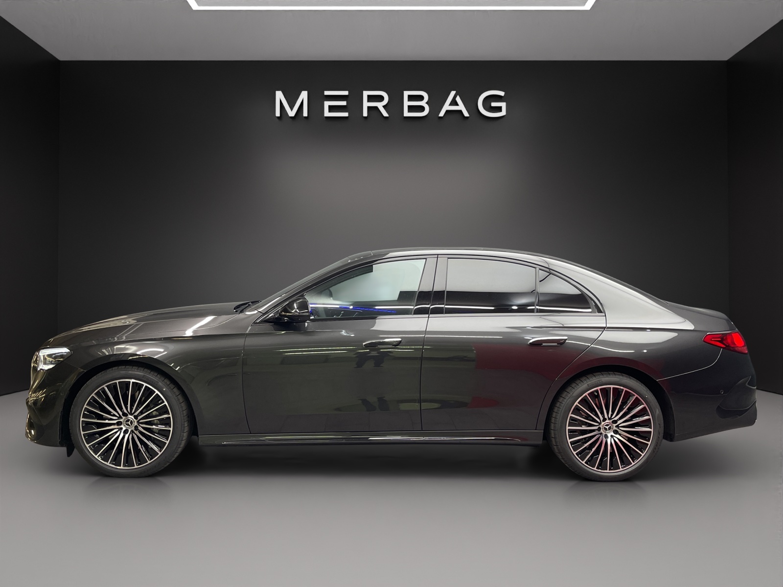 MERCEDES-BENZ E 450 d 4MATIC Limousine-image-2