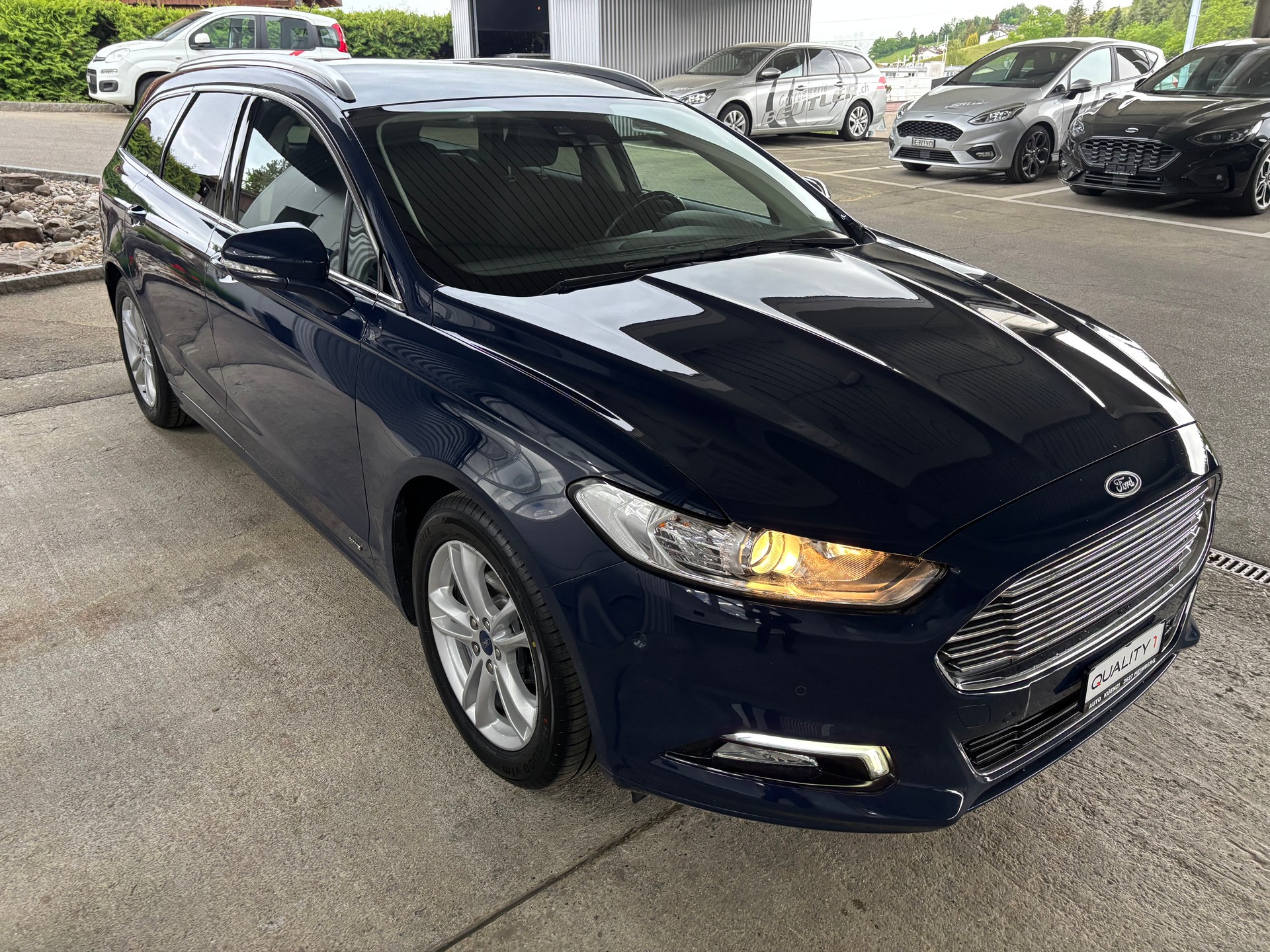 FORD Mondeo 2.0 TDCi Titanium AWD PowerShift mit AHK-showroom-element-1