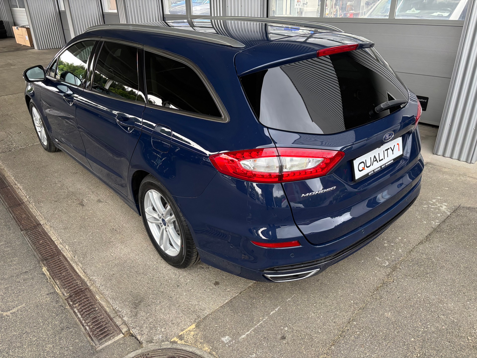 FORD Mondeo 2.0 TDCi Titanium AWD PowerShift mit AHK-showroom-element-2