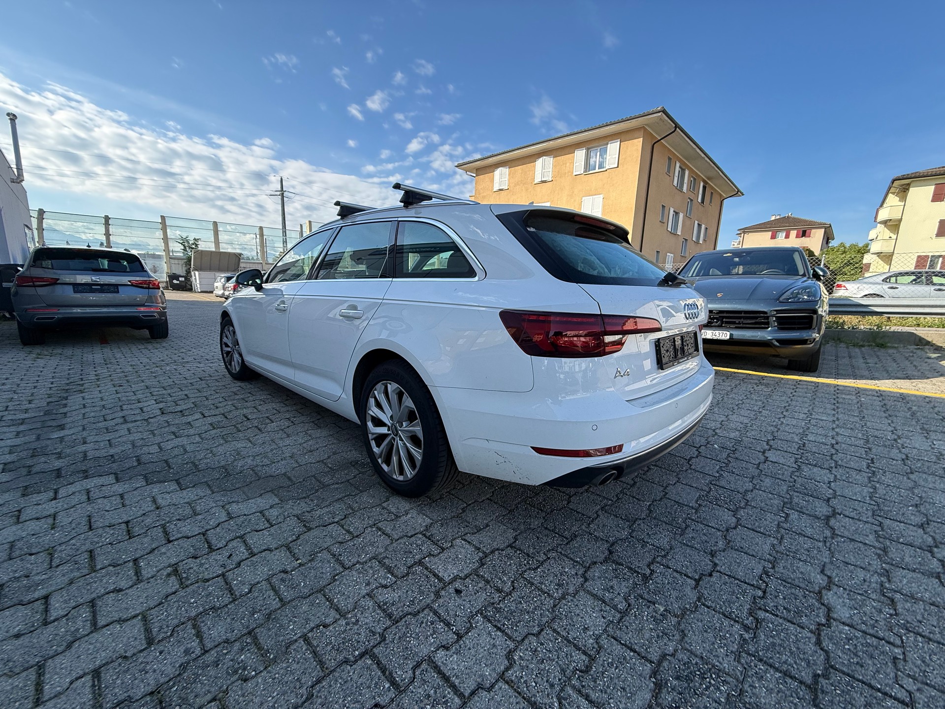AUDI A4 Avant 2.0 TDI S-tronic-image-3