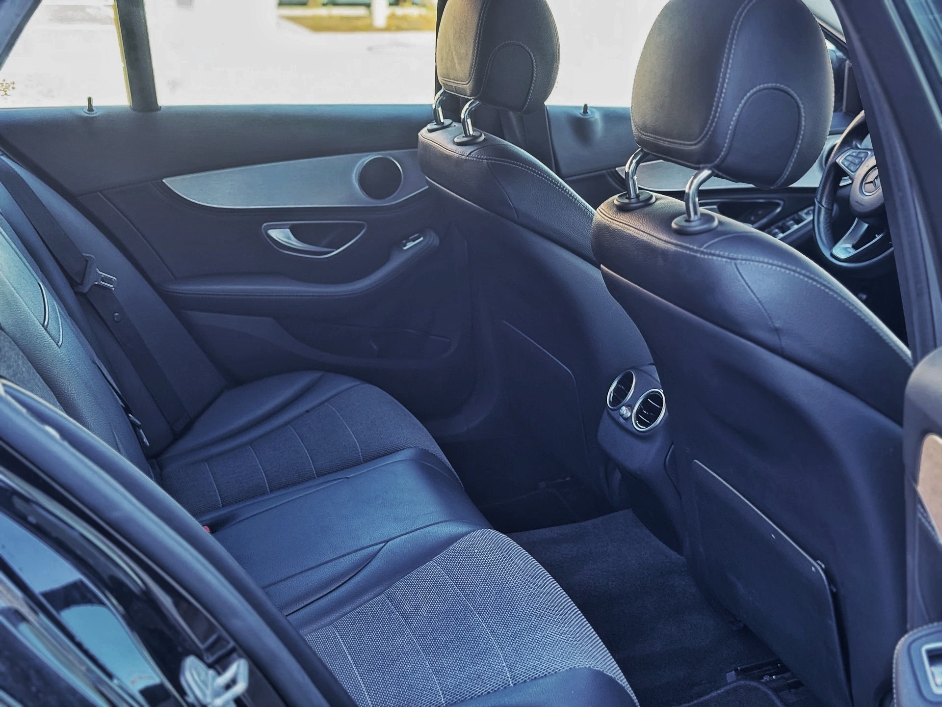 MERCEDES-BENZ C 180 AMG Line 7G-Tronic-image-19