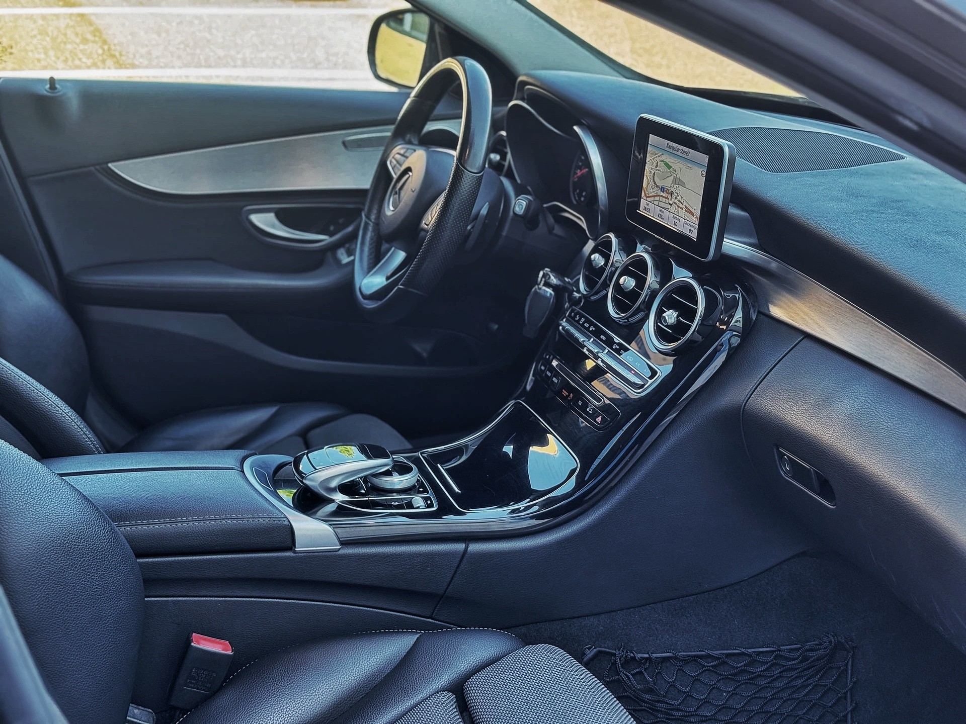 MERCEDES-BENZ C 180 AMG Line 7G-Tronic-image-17