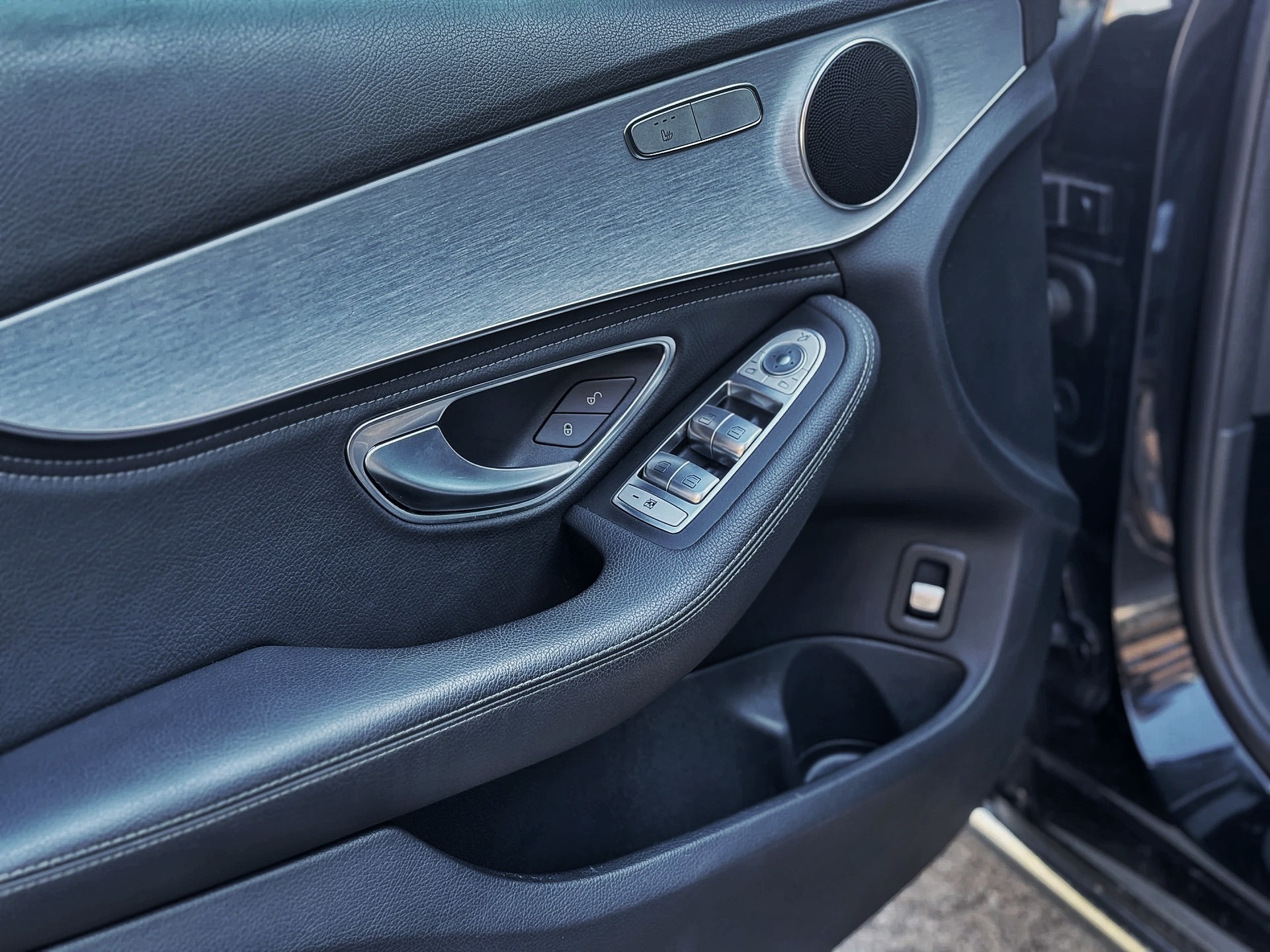 MERCEDES-BENZ C 180 AMG Line 7G-Tronic-image-13