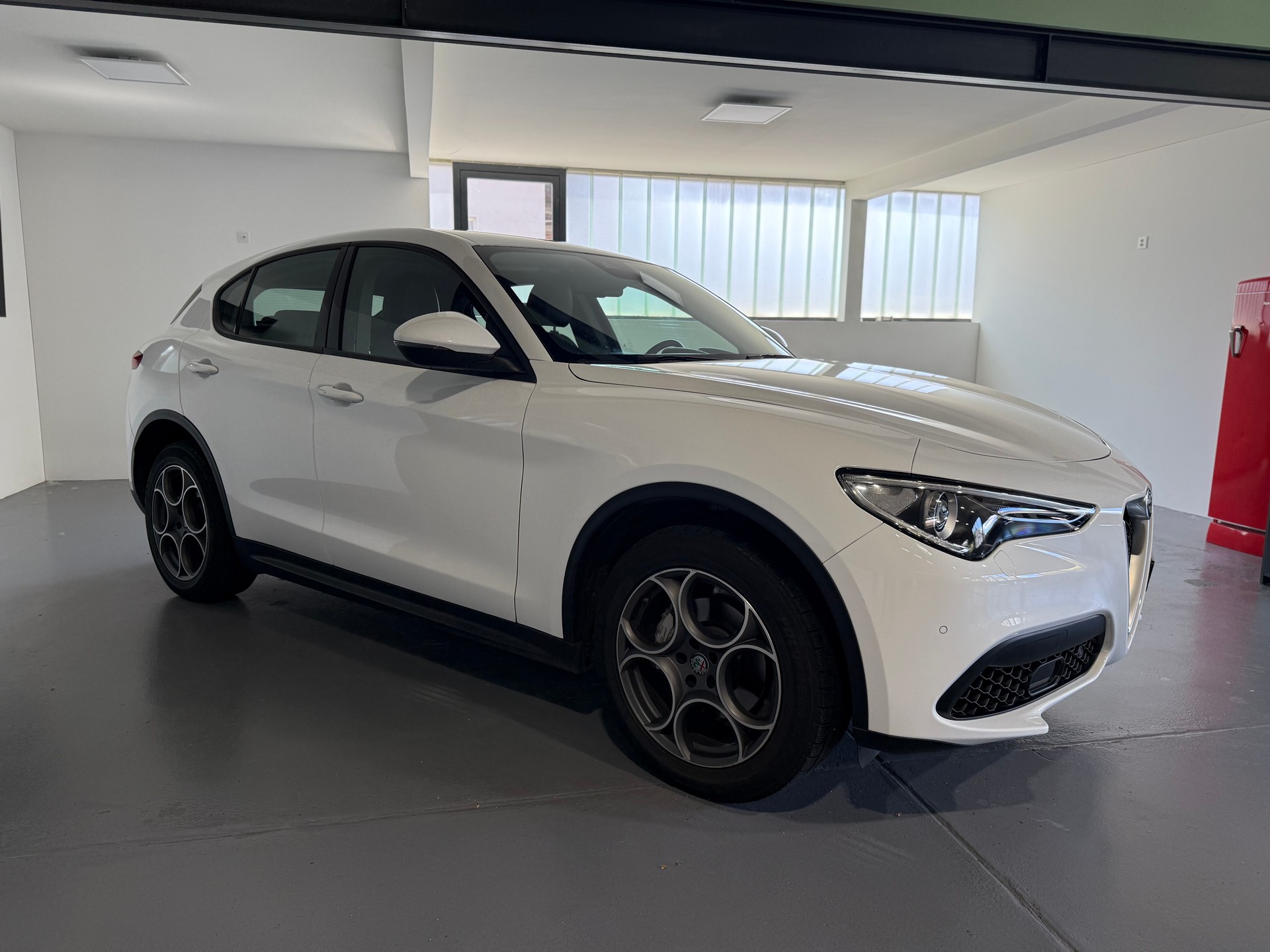 ALFA ROMEO Stelvio 2.0 Super Q4 Automatic-image-1