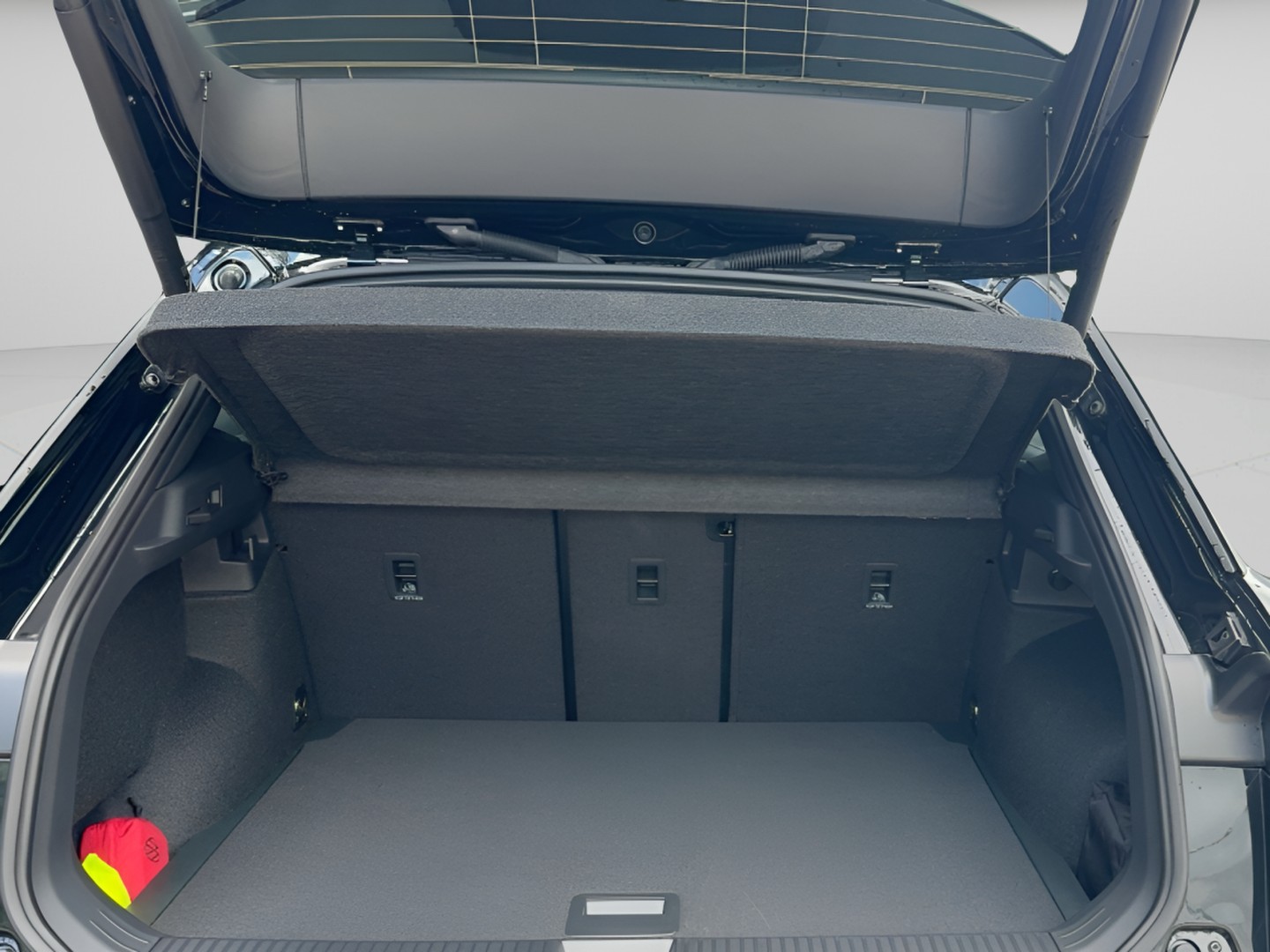 VW T-Roc 1.5 eTSI mHEV R-Line DSG-image-19