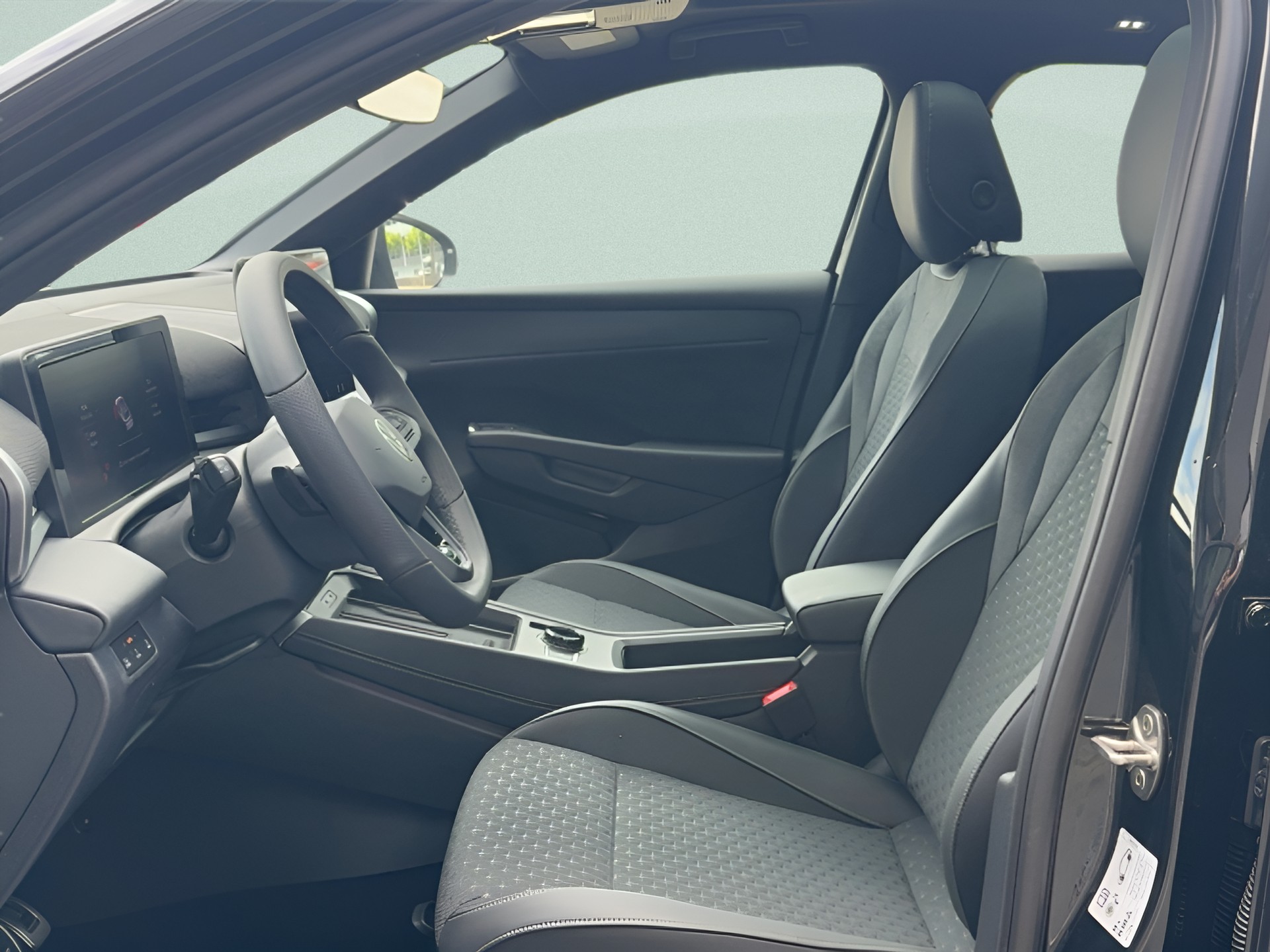 VW T-Roc 1.5 eTSI mHEV R-Line DSG-image-9