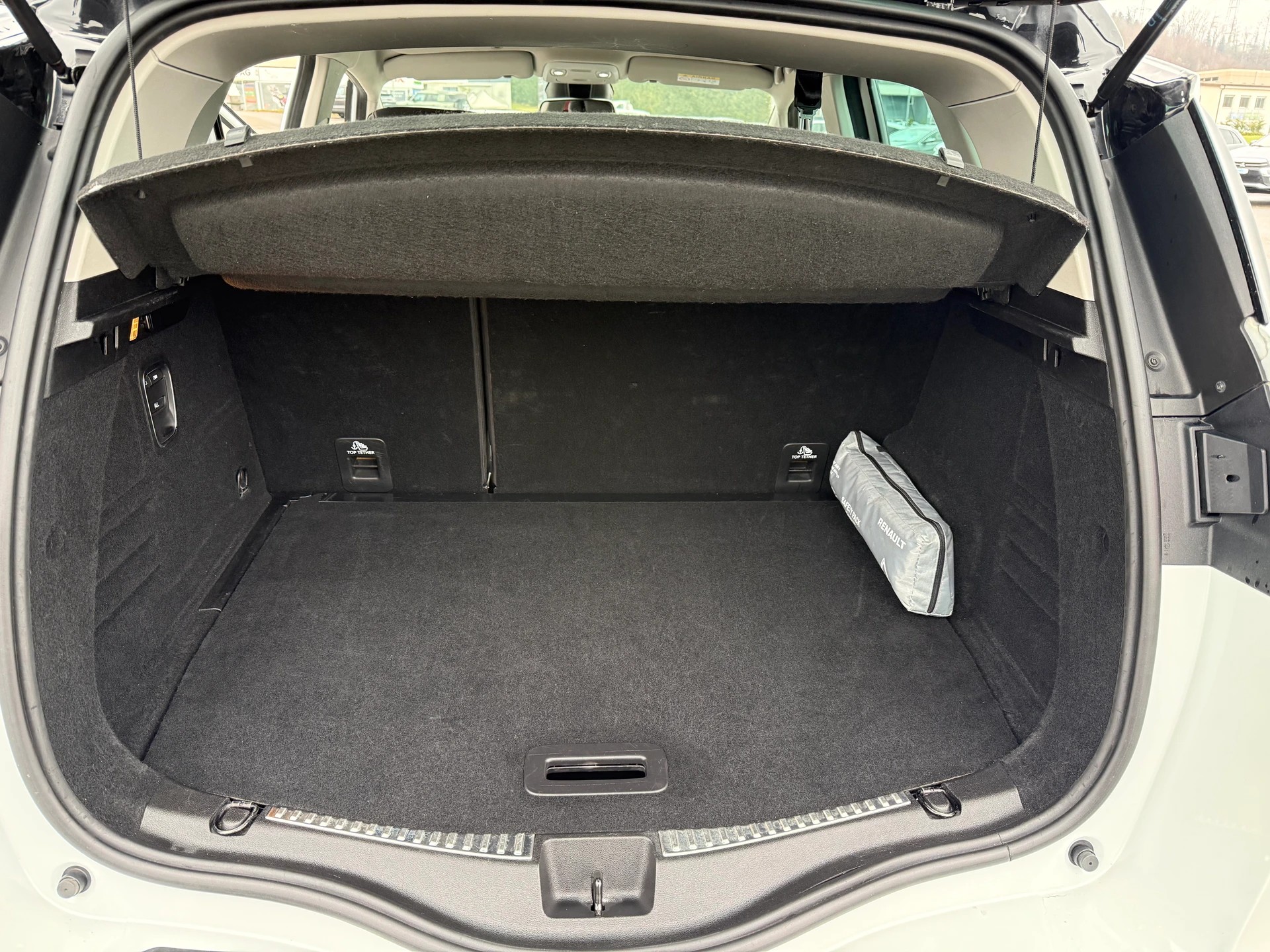 RENAULT Scénic 1.3 16V Turbo Initiale Paris EDC-image-13