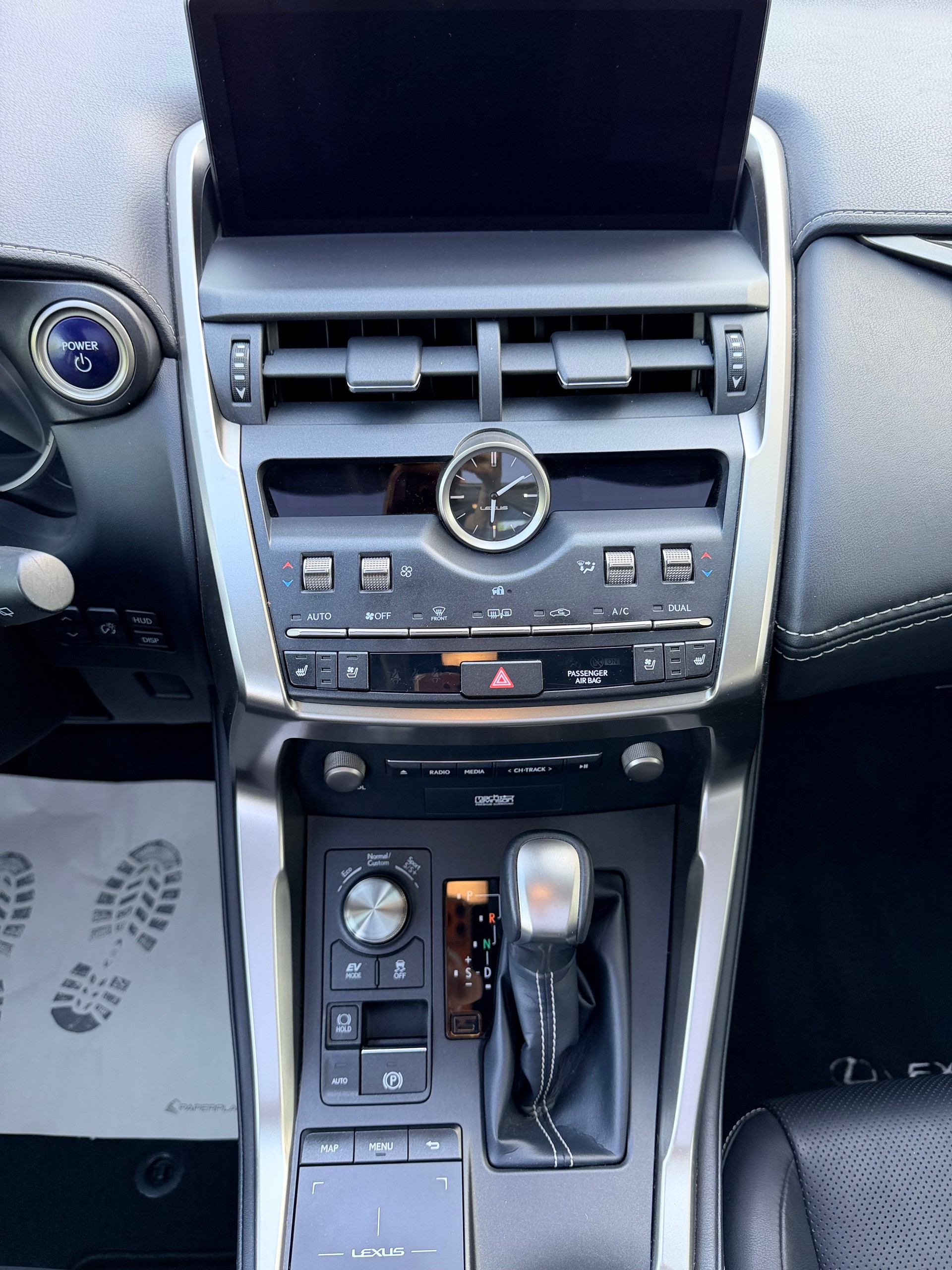 LEXUS NX 300h F-Sport E-Four Automatic-image-16