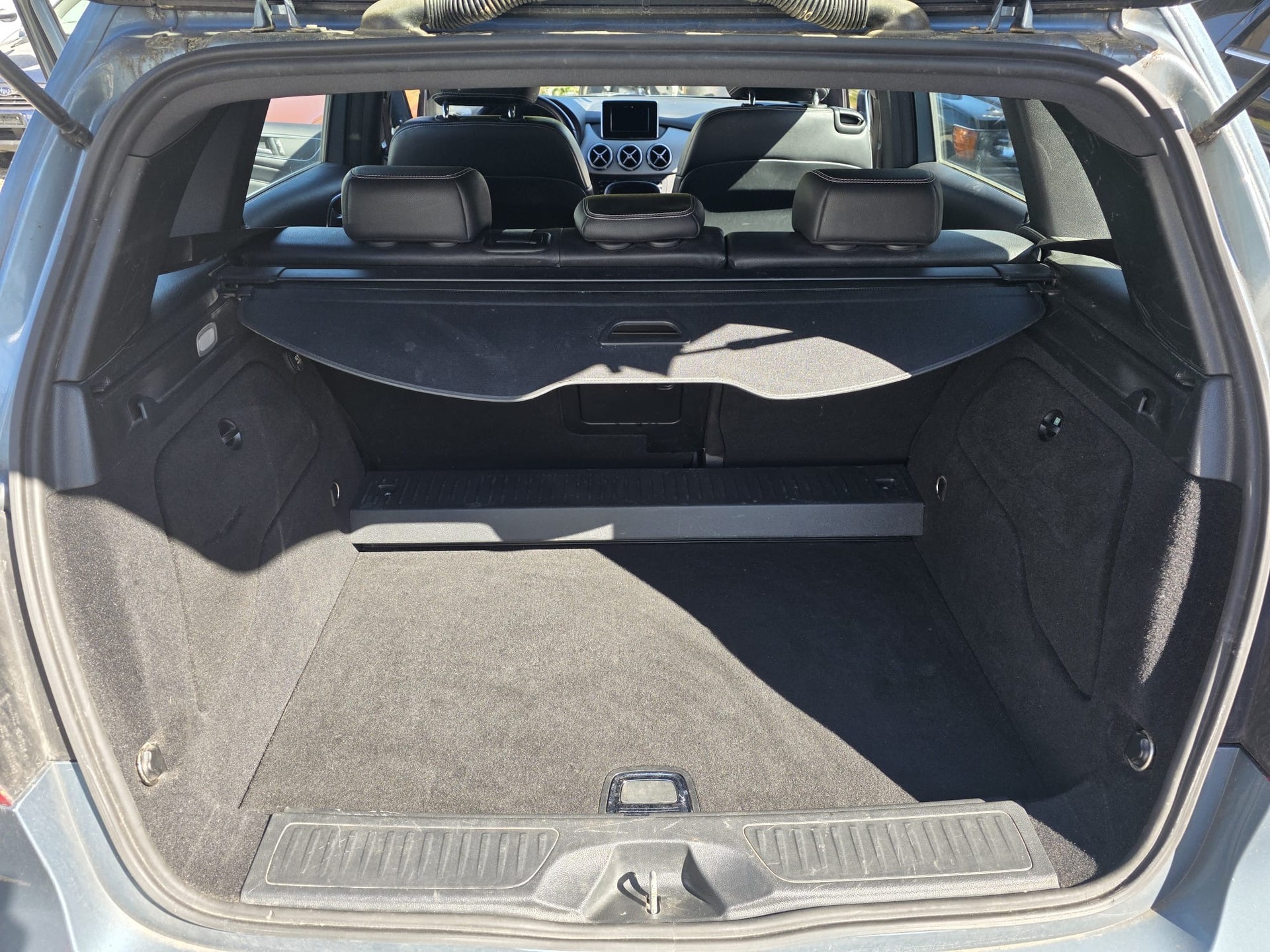 MERCEDES-BENZ B 180 CDI-image-13