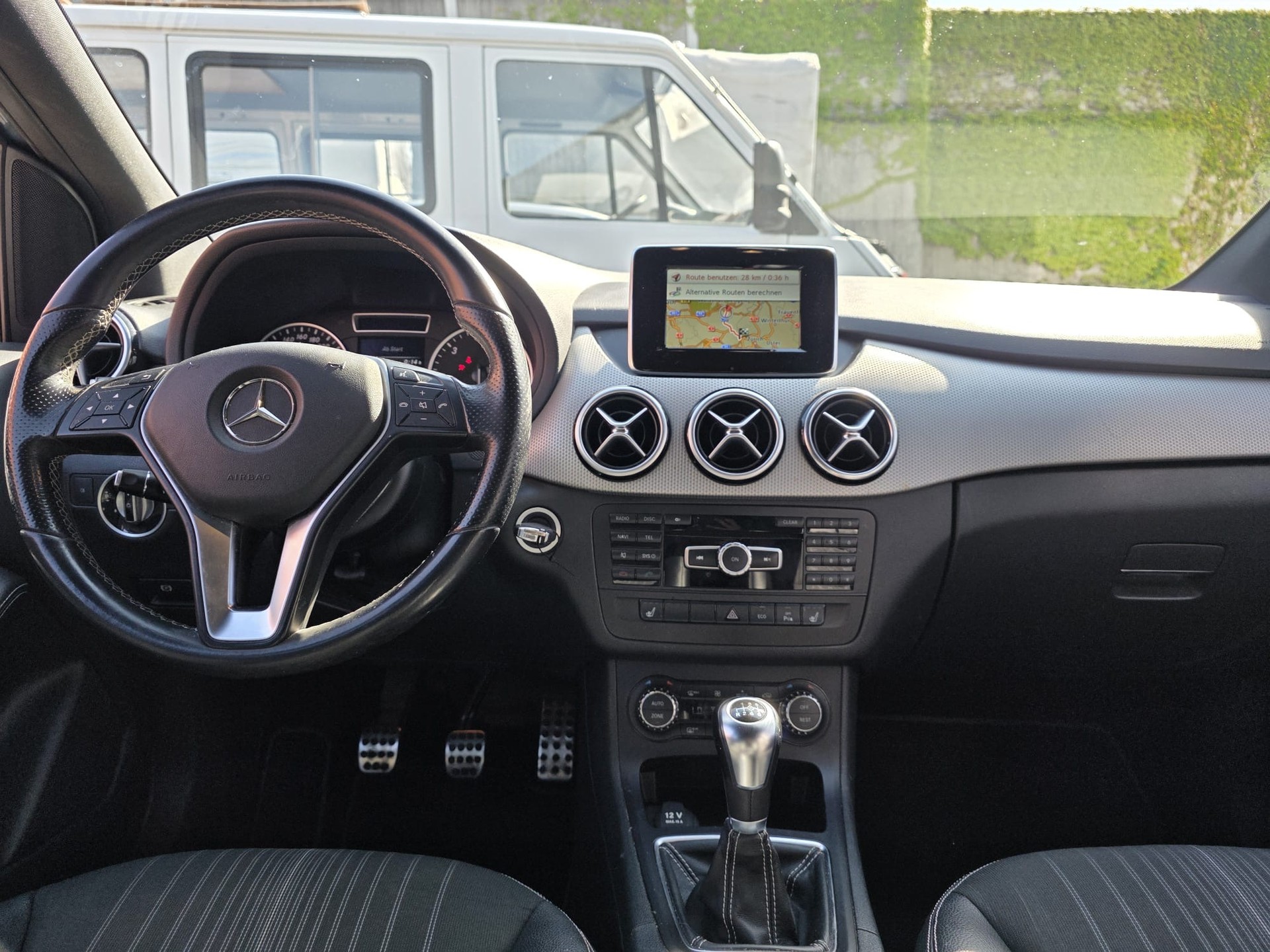 MERCEDES-BENZ B 180 CDI-image-10