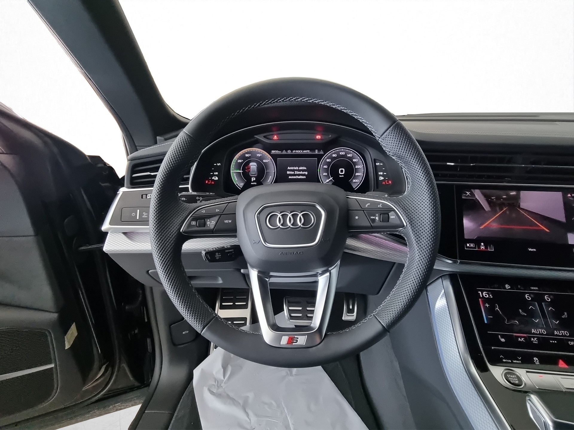 AUDI Q8 TFSI e quattro 290 kW tiptronic-image-8