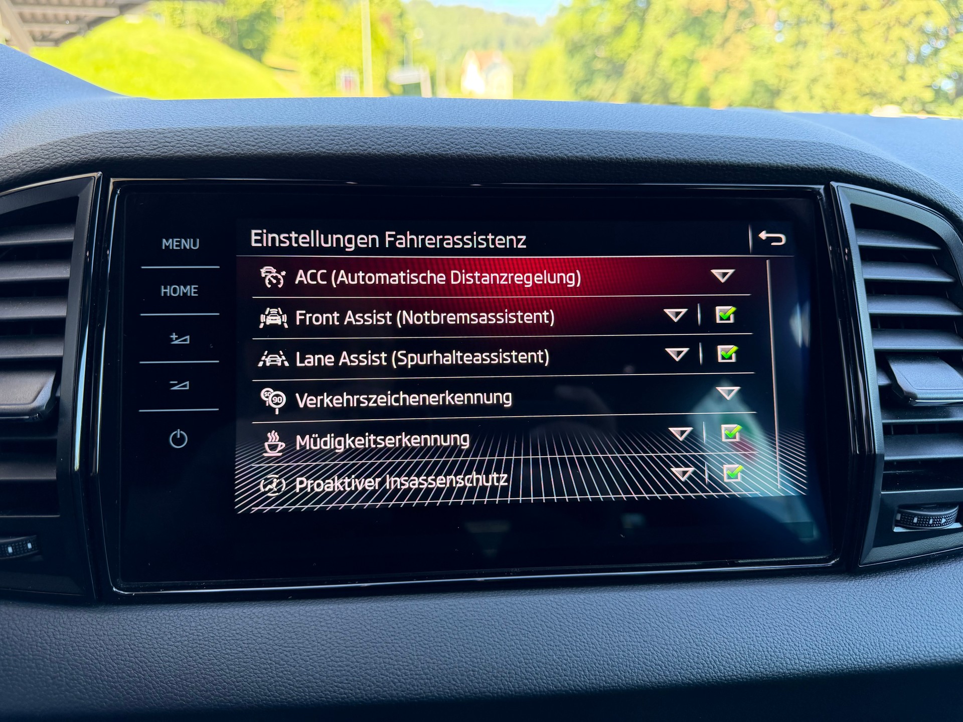 SKODA Karoq 2.0 TSI SportLine 4x4 DSG-image-22