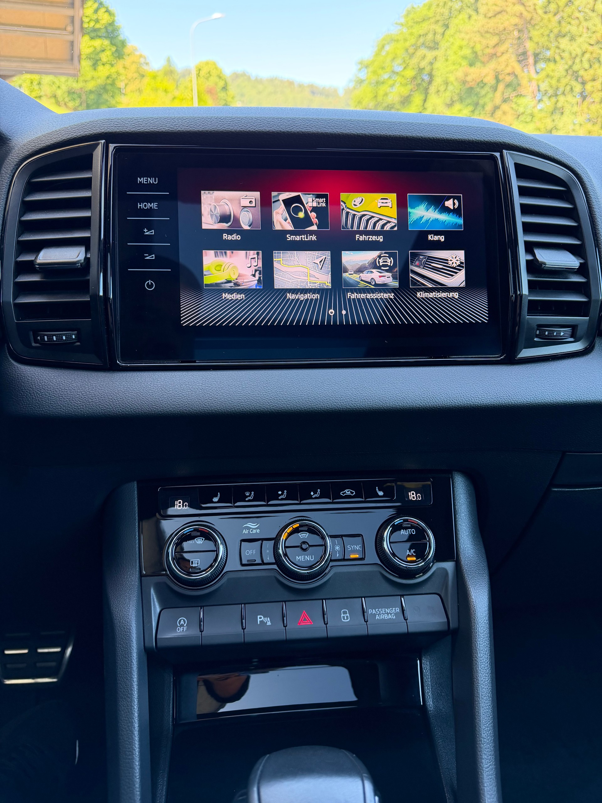 SKODA Karoq 2.0 TSI SportLine 4x4 DSG-image-15