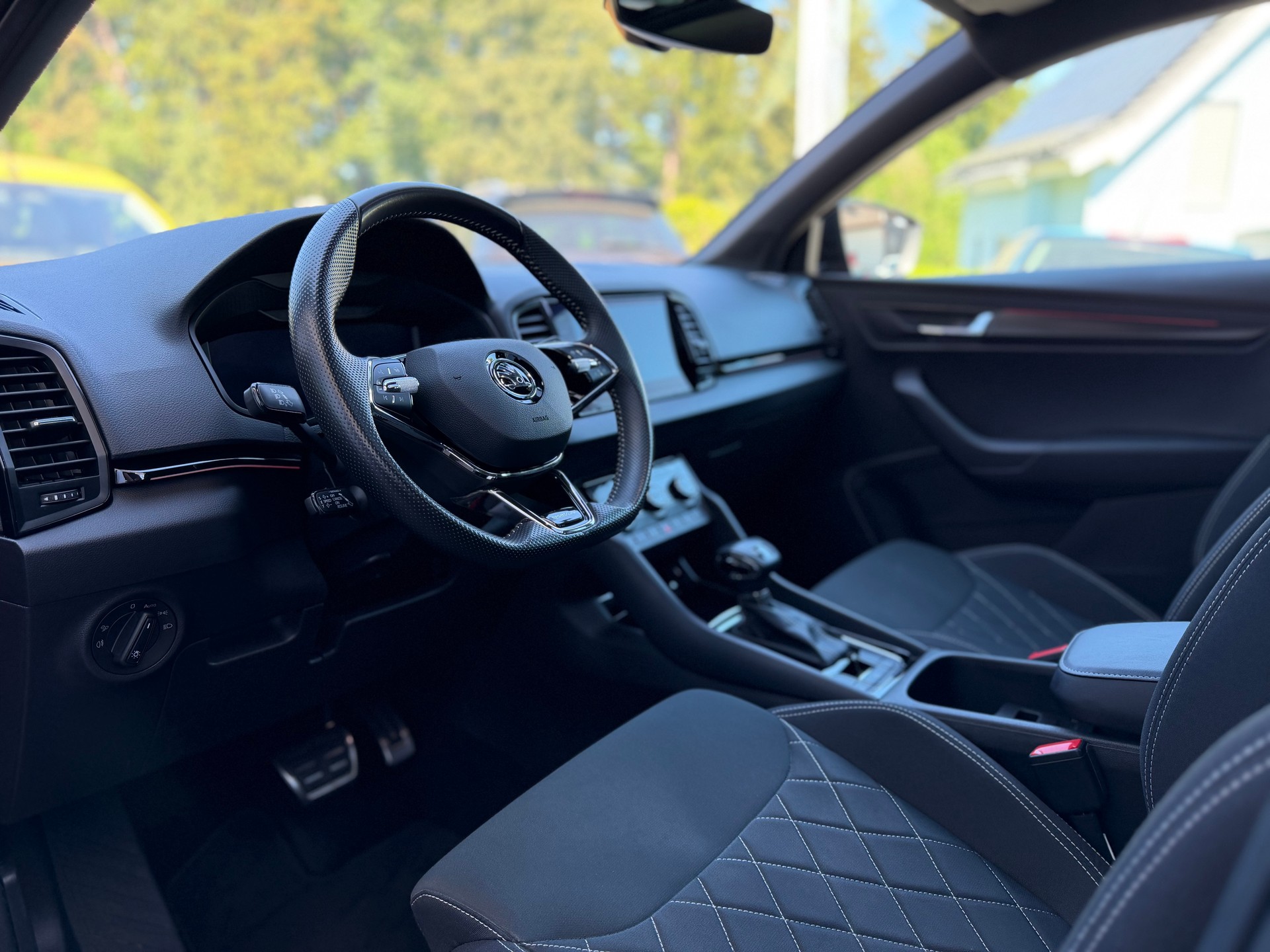 SKODA Karoq 2.0 TSI SportLine 4x4 DSG-image-10