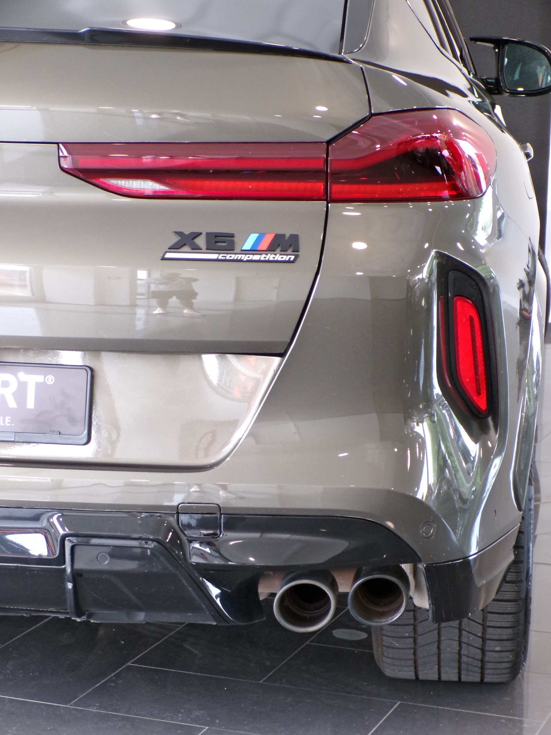 BMW X6M Steptronic M Competition-image-9
