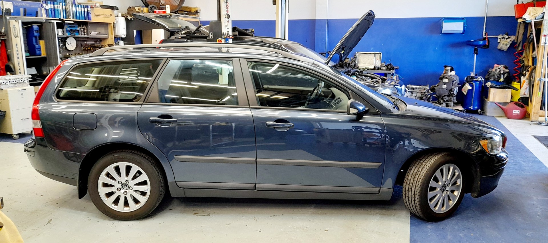 VOLVO V50 2.4-image-2