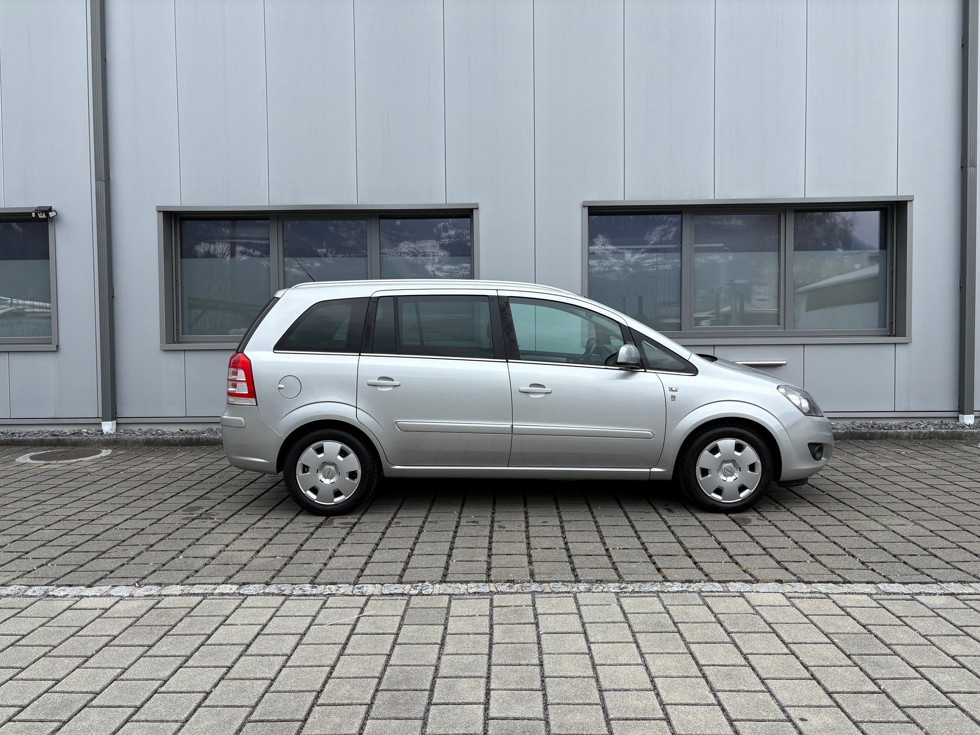OPEL Zafira 1.8i 16V Frisch ab MFK 08.04.2026 & Service-image-10