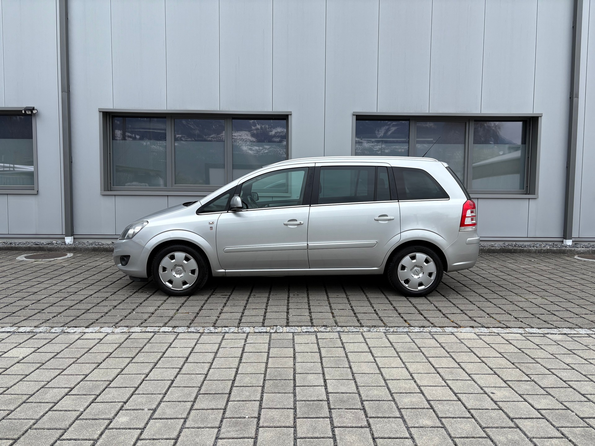 OPEL Zafira 1.8i 16V Frisch ab MFK 08.04.2026 & Service-image-9