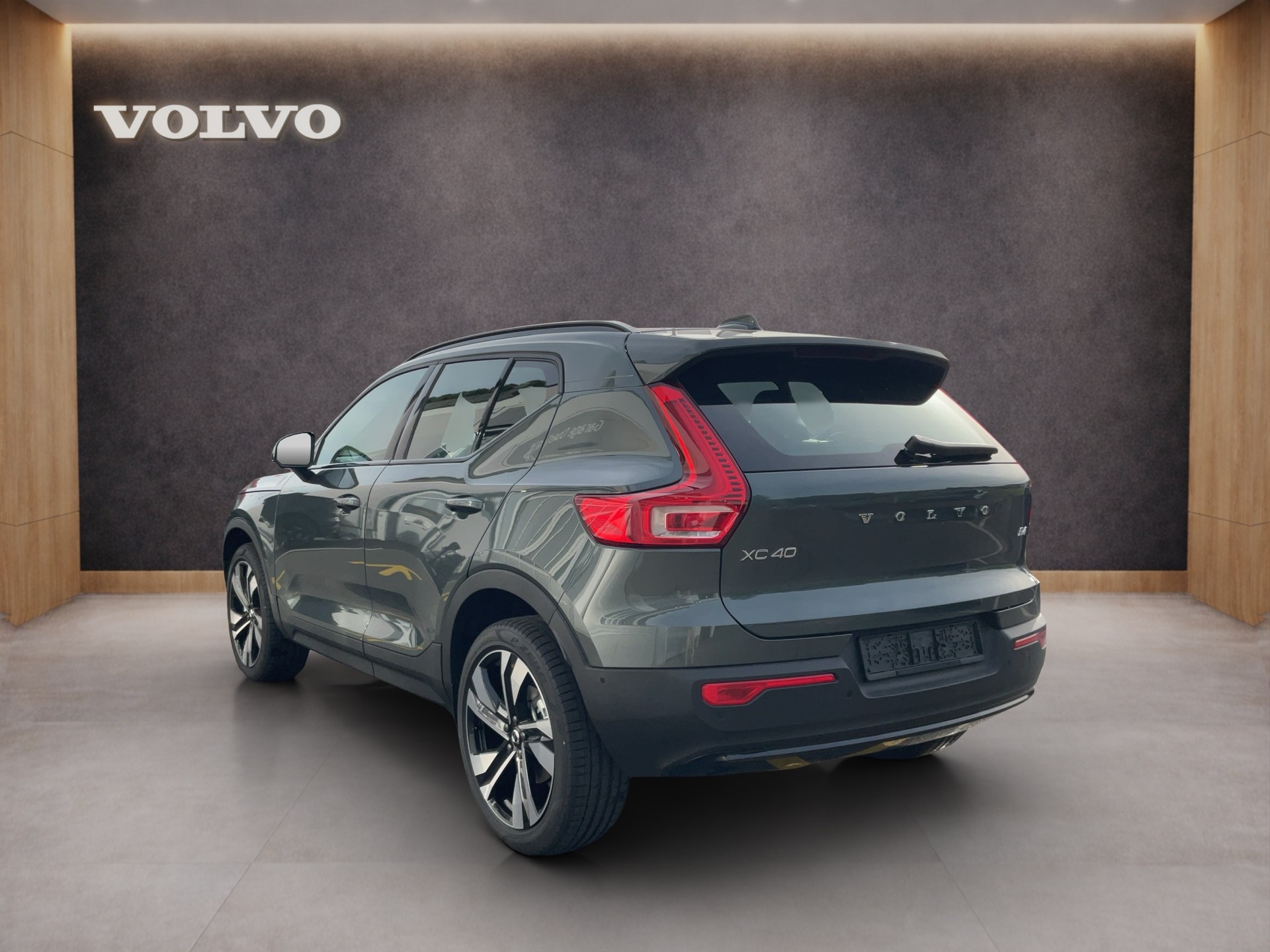 VOLVO XC40 2.0 B4 MH Ultra Dark-showroom-element-3