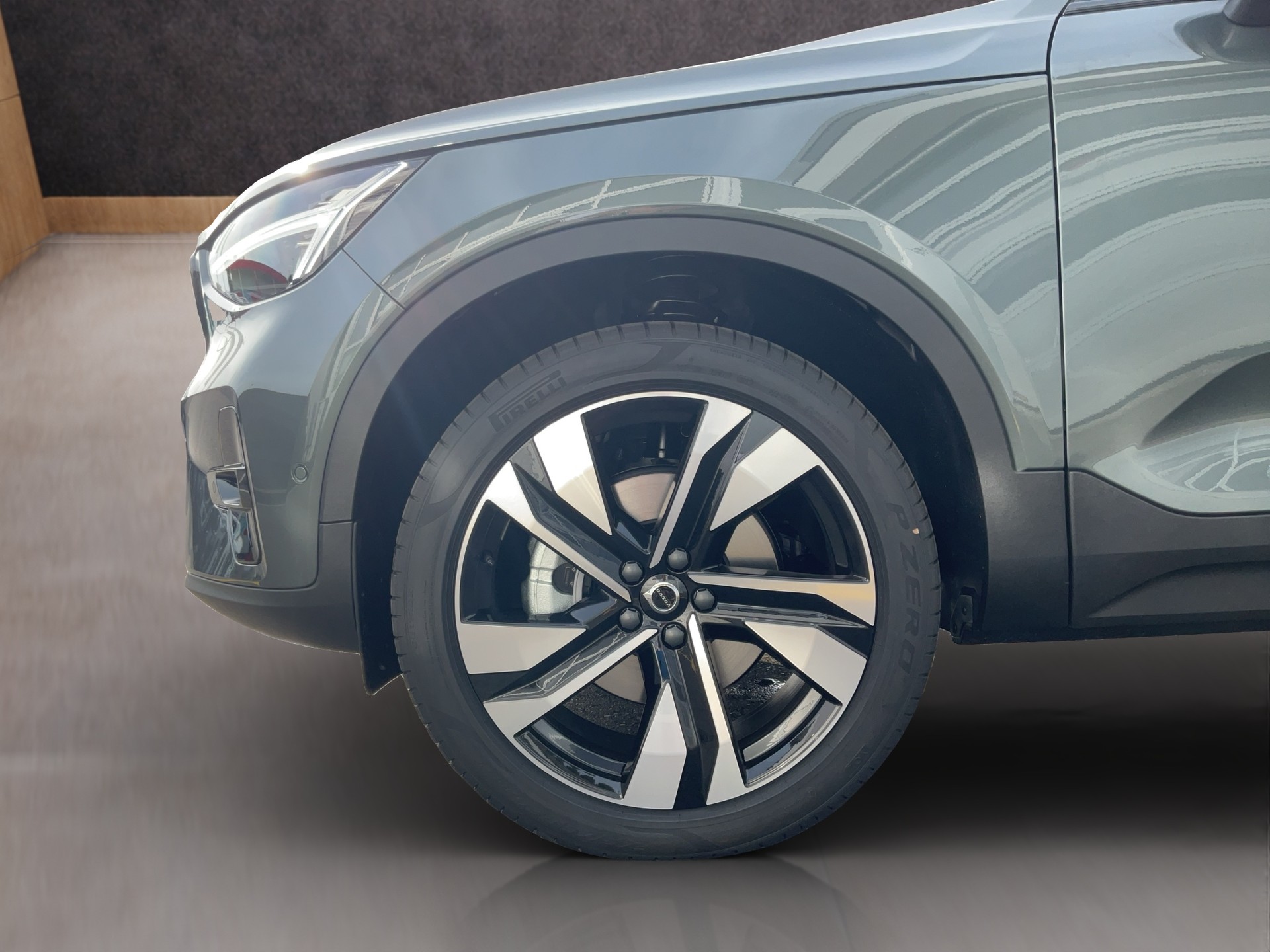 VOLVO XC40 2.0 B4 MH Ultra Dark-image-8