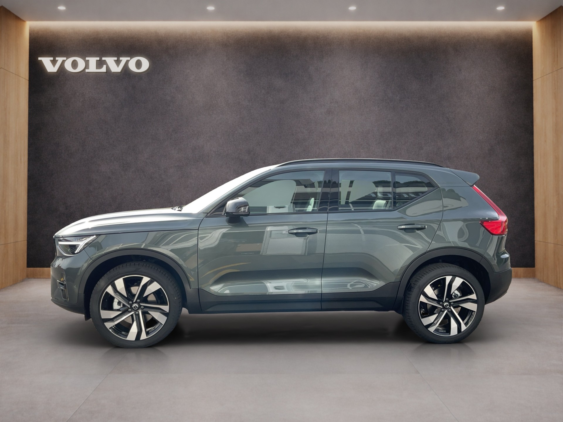 VOLVO XC40 2.0 B4 MH Ultra Dark-showroom-element-2