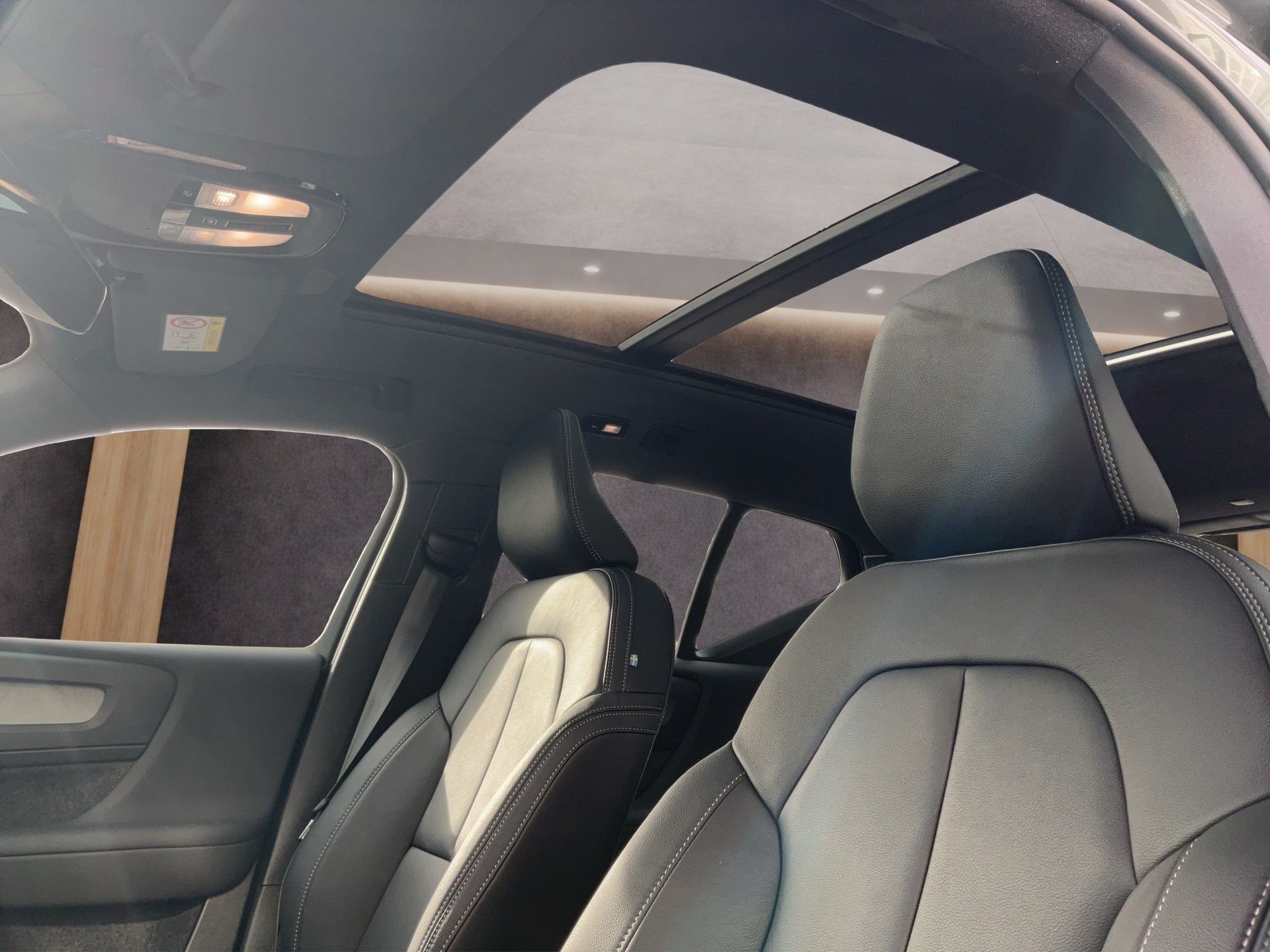 VOLVO XC40 2.0 B4 MH Ultra Dark-image-13