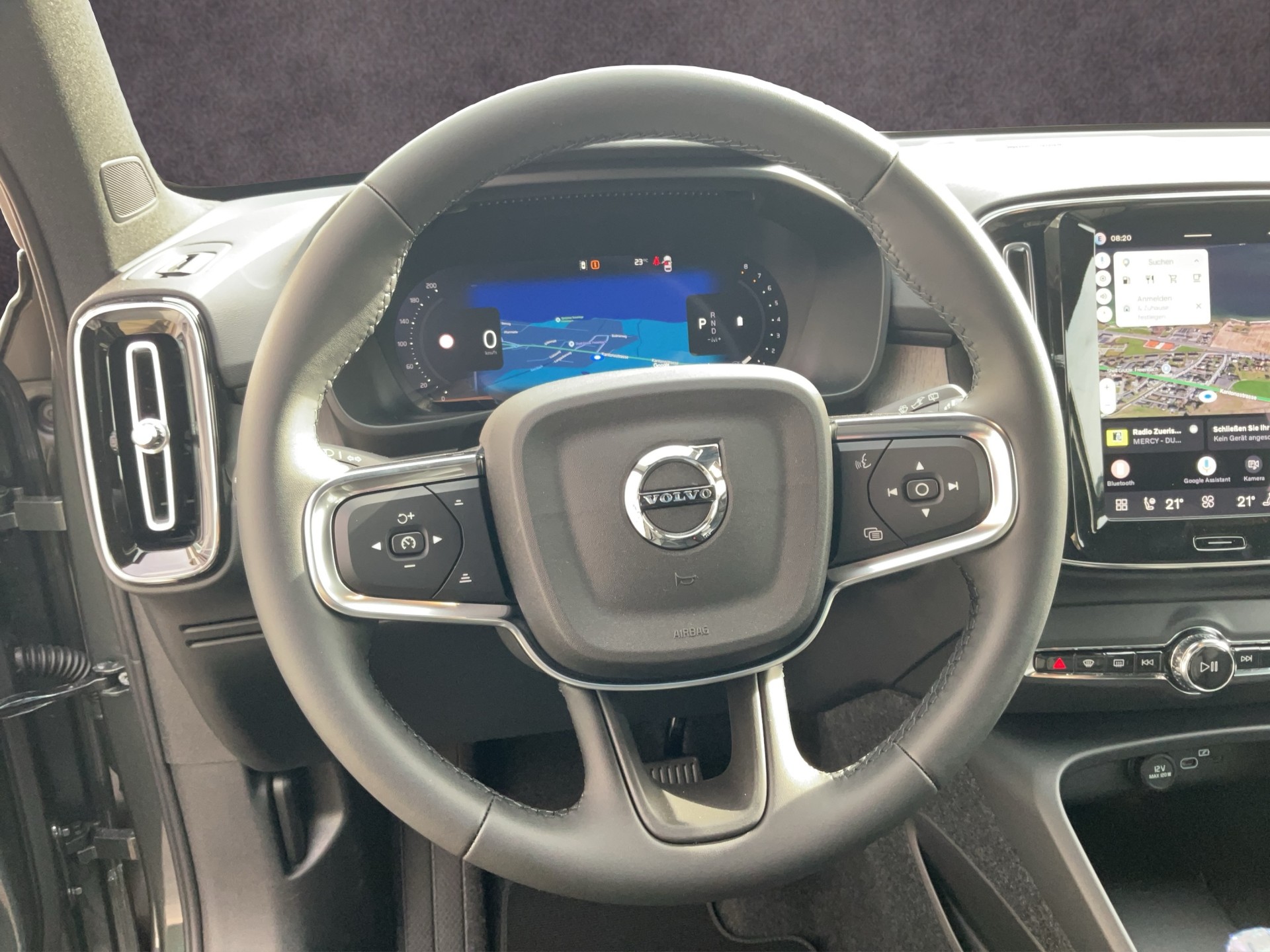 VOLVO XC40 2.0 B4 MH Ultra Dark-image-15