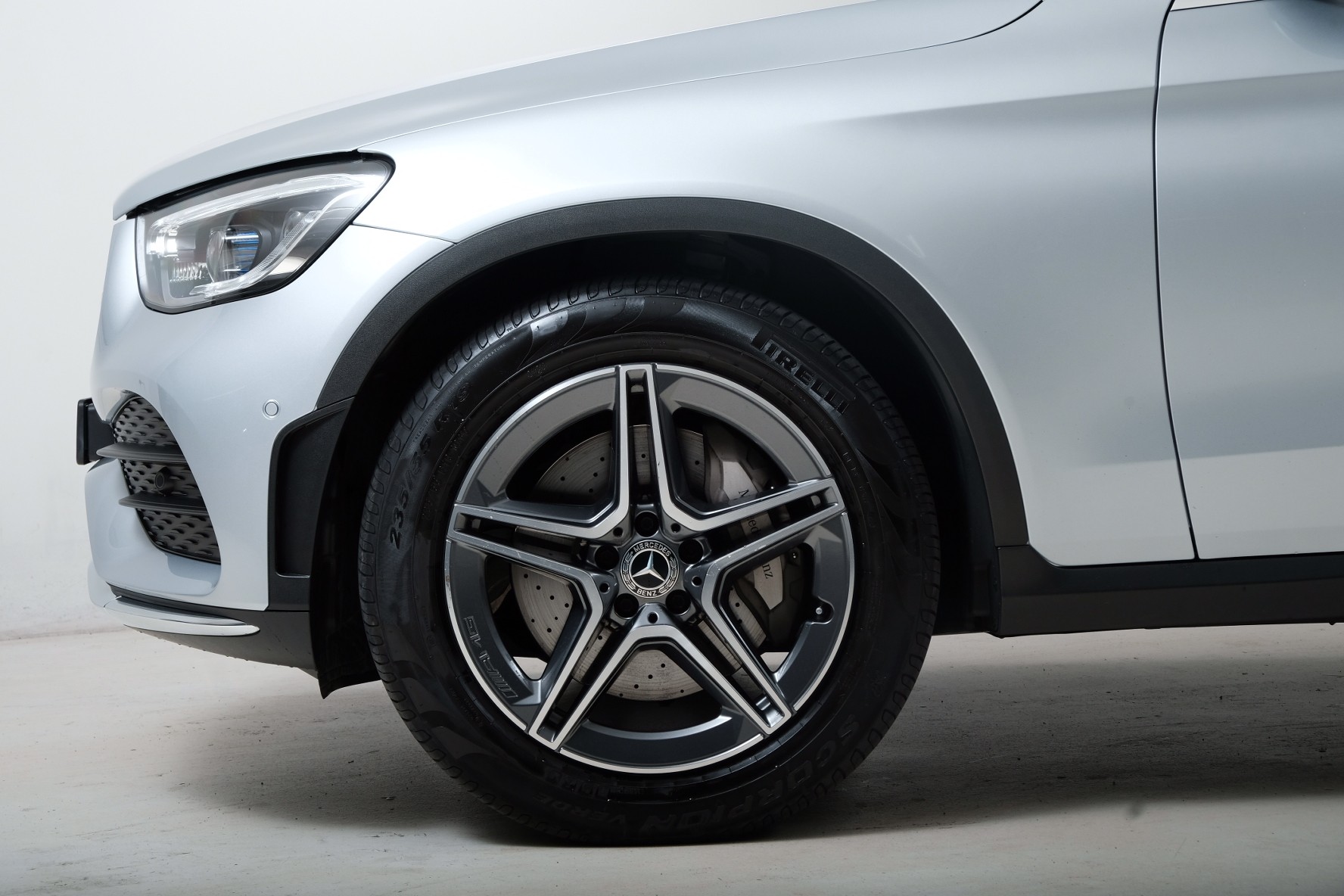 MERCEDES-BENZ GLC 220 d AMG Line 4Matic 9G-Tronic-showroom-element-2