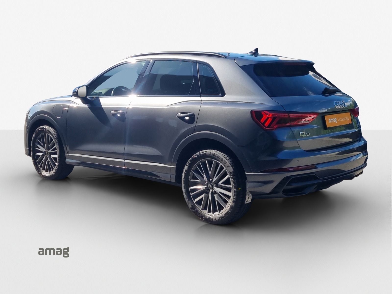 AUDI Q3 45 TFSI e S-tronic-showroom-element-2