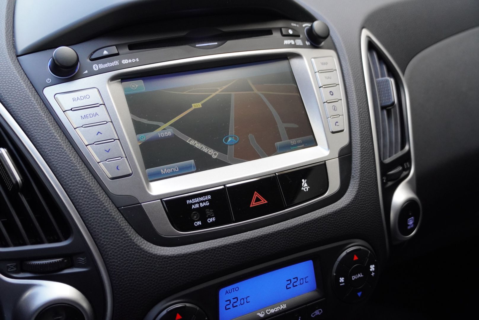 HYUNDAI iX 35 2.0 Premium 4WD Automatic-image-16