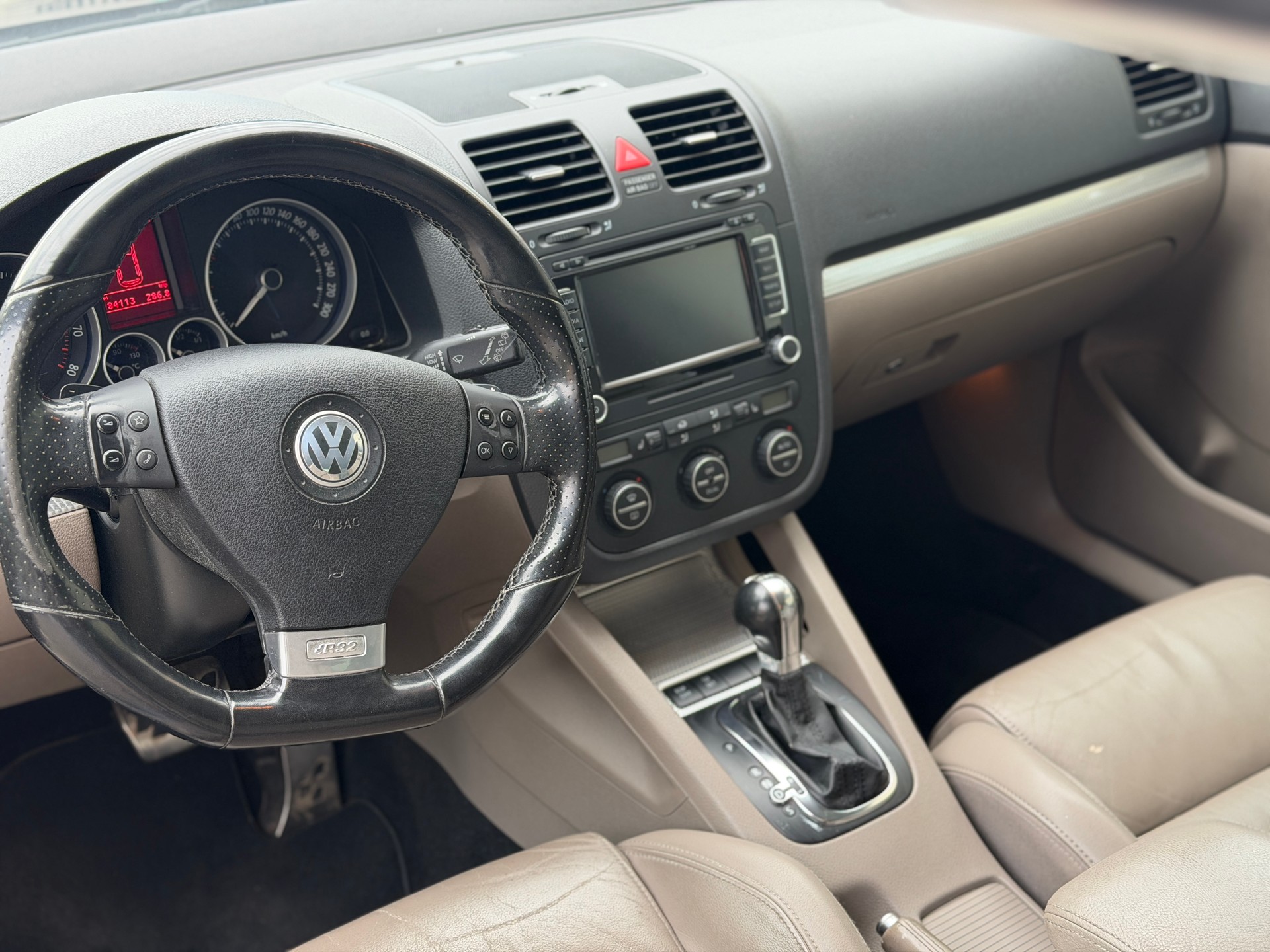 VW Golf R32 4Motion-image-17