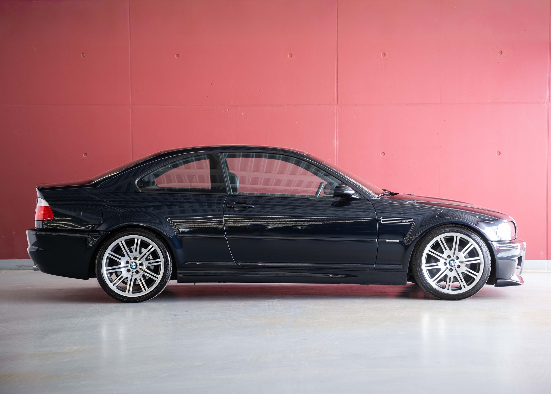 BMW M3 Coupe (1st hand Swiss car, certified low mileage, 100% original, 1st paint, BMW service history, mint condition)-image-6