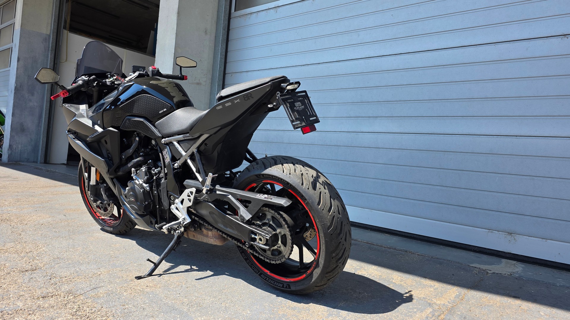 SUZUKI GSX 8 R (35kW)-image-7