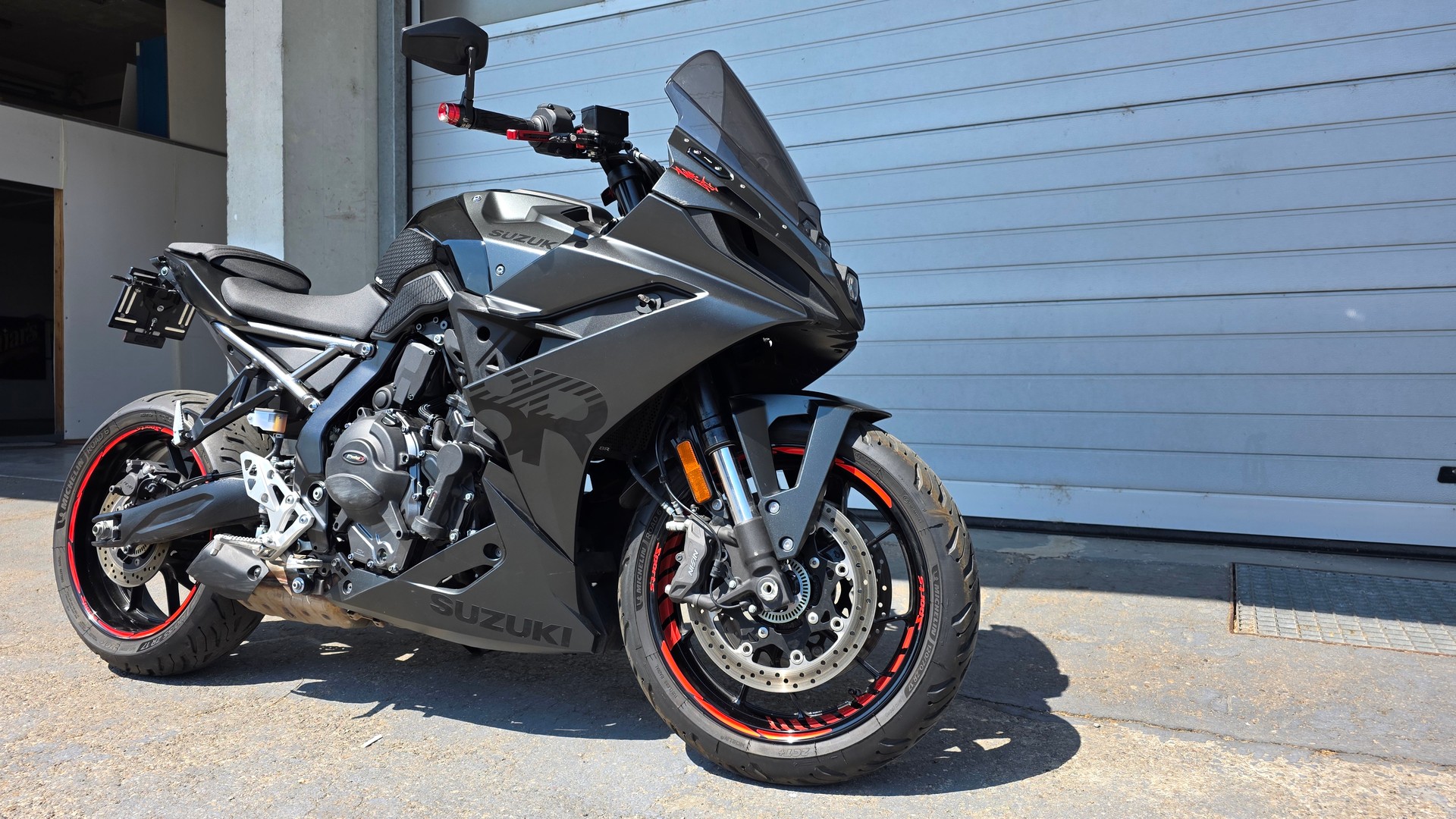 SUZUKI GSX 8 R (35kW)-image-1