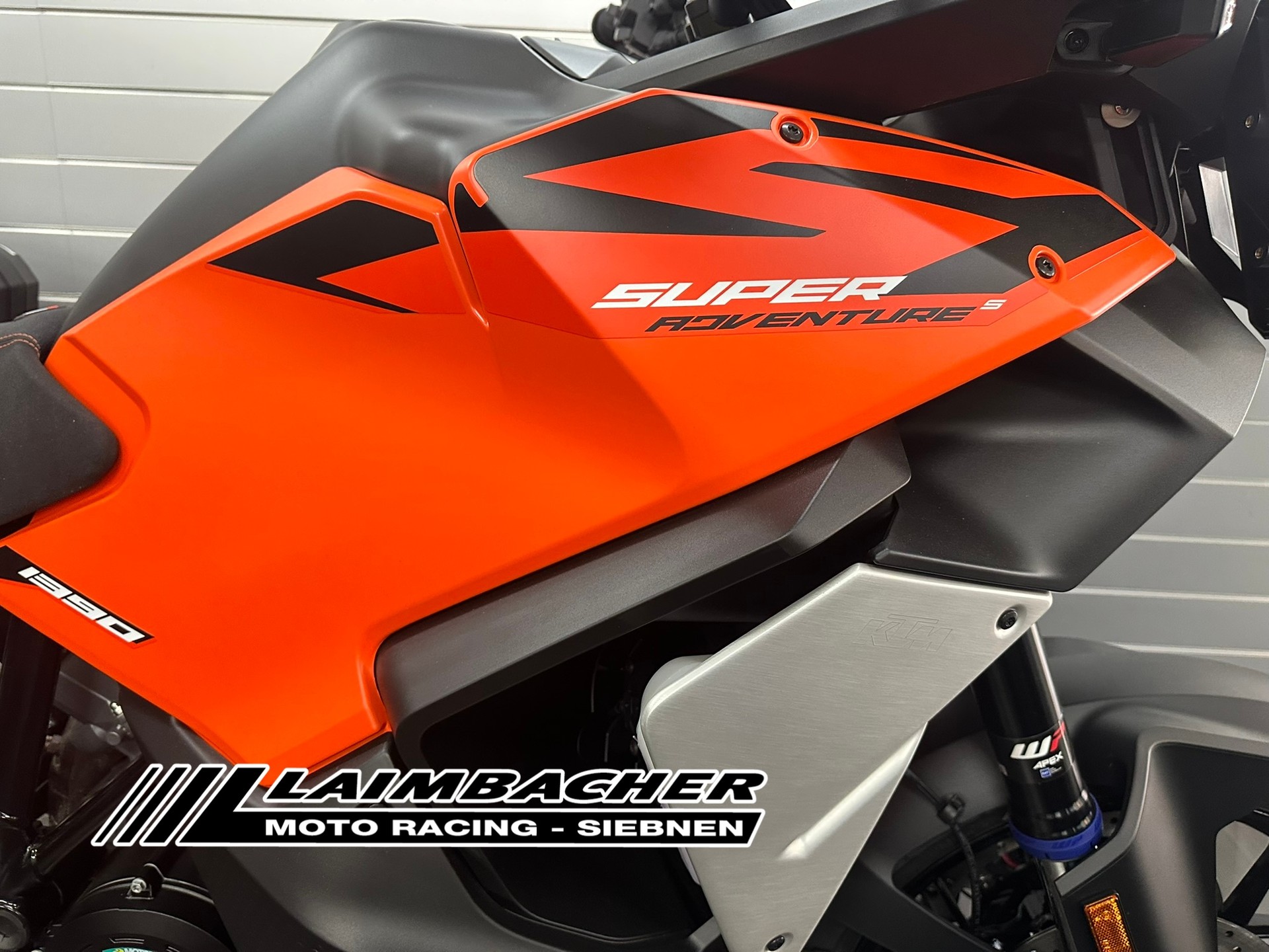 KTM 1390 Super Adventure S EVO-image-1