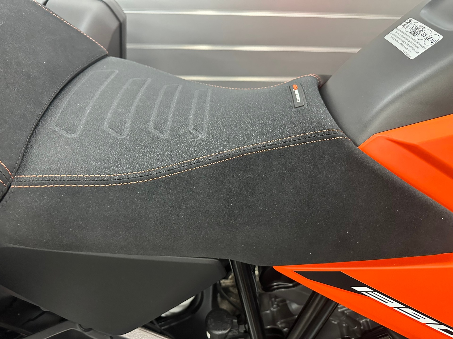 KTM 1390 Super Adventure S EVO-image-5