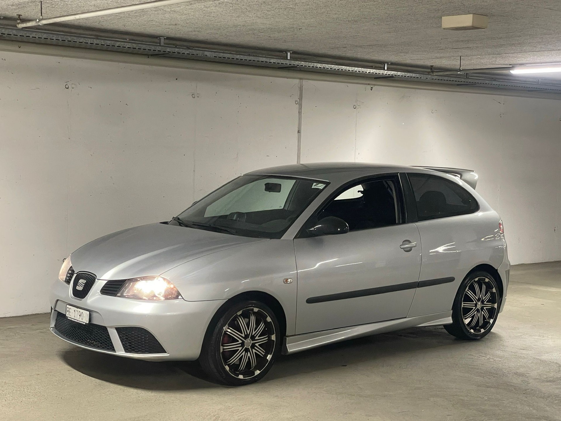 SEAT Ibiza 1.8 20V T Cupra // MFK NEU-showroom-element-1