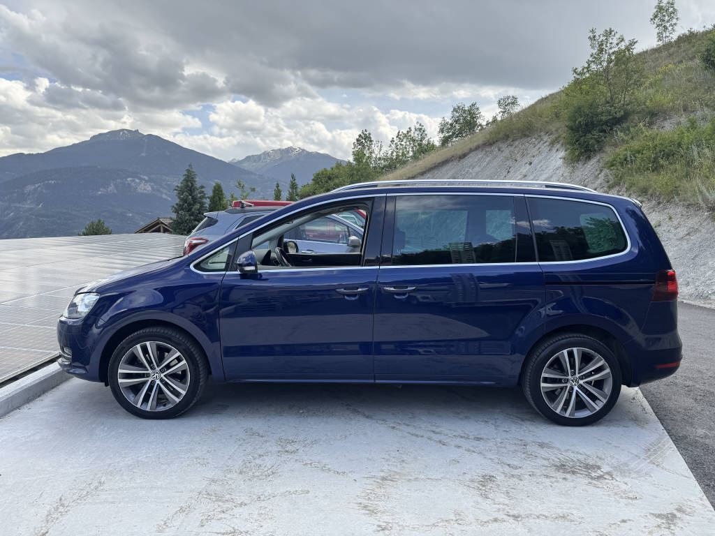 VW Sharan 2.0 TDI SCR Highline DSG 4m-image-24